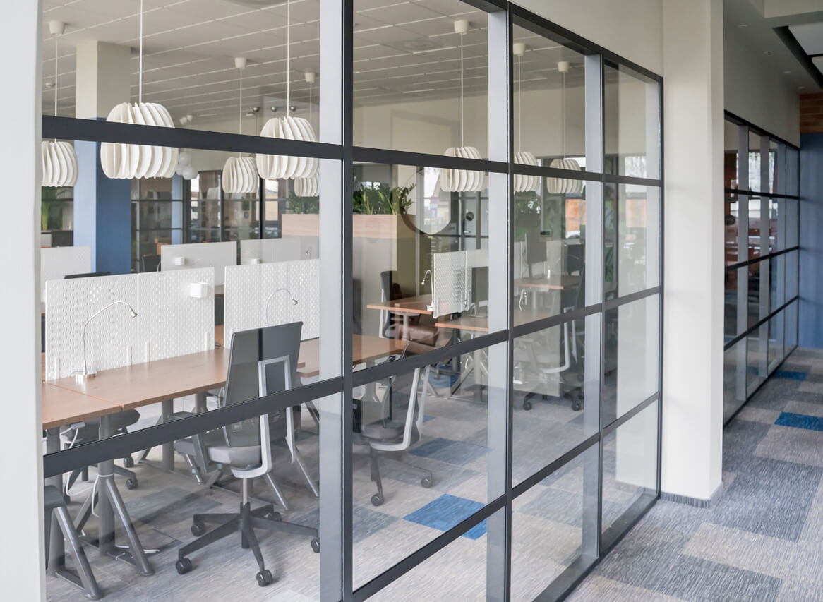 Офисные перегородки из «теплого» алюминиевого профиля - фото №1 Офисные перегородки из «теплого» алюминиевого профиля - фото №1